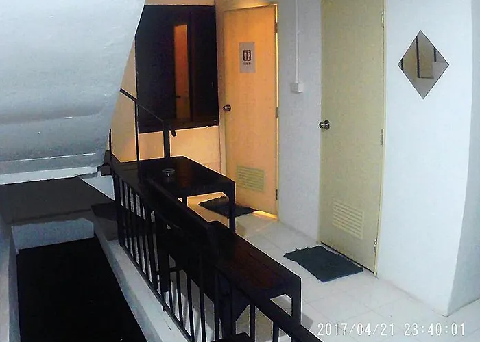 Cafe And Bar Secret Base Bangkok