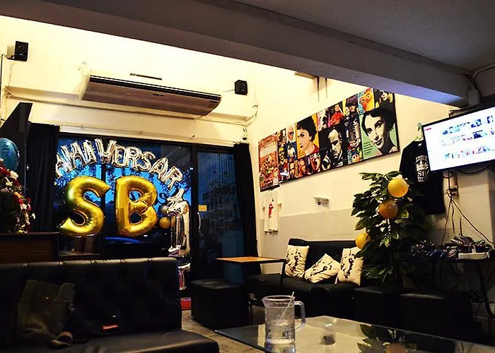 Cafe And Bar Secret Base *